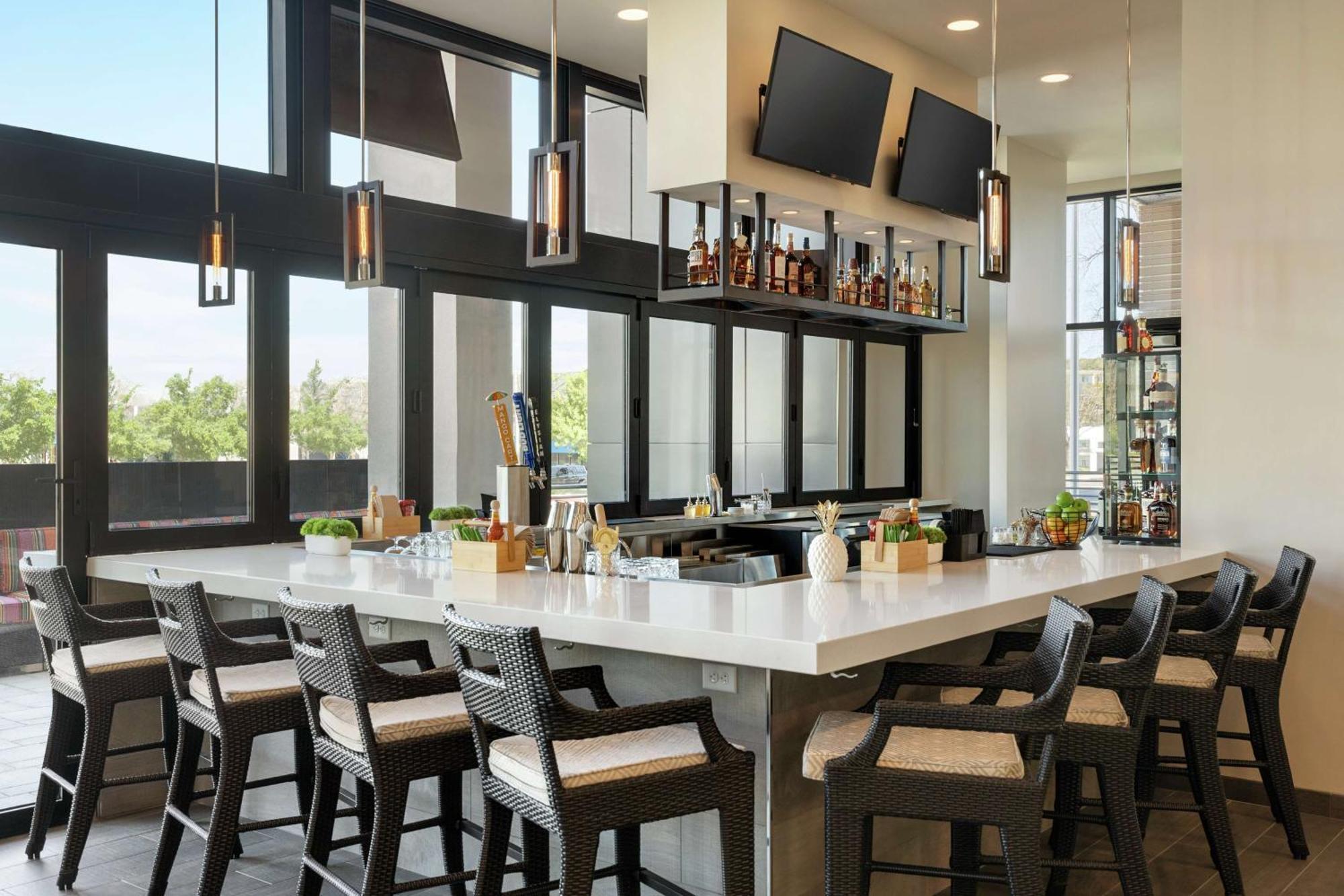 Home2 Suites By Hilton Woodland Hills Λος Άντζελες Εξωτερικό φωτογραφία