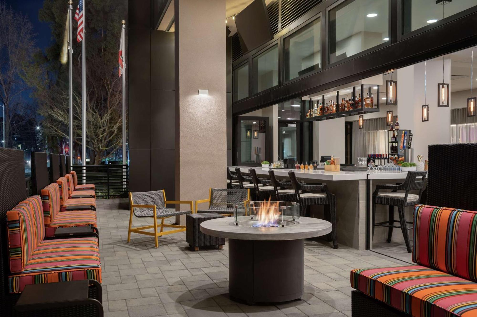 Home2 Suites By Hilton Woodland Hills Λος Άντζελες Εξωτερικό φωτογραφία